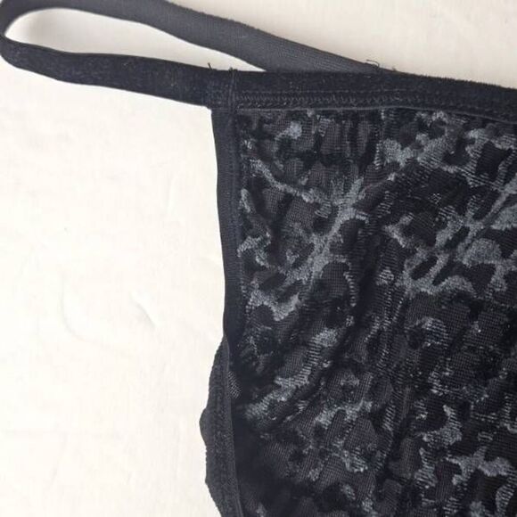 SKIMS SIDE STRING FLOCKED LOGO PANTY NWT - Picture 10 of 11